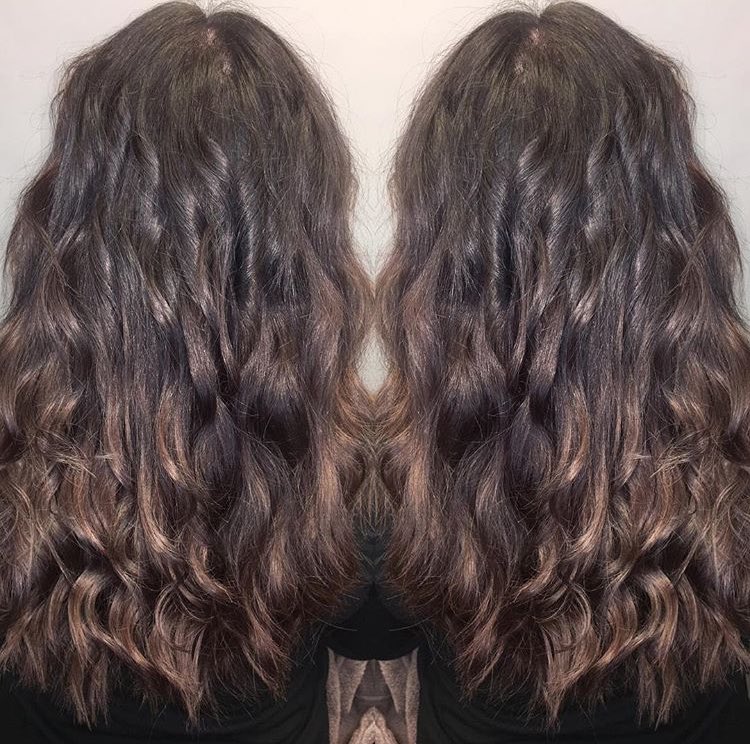 ClipzoneSalon's tweet photo. Subtle color melt by stylist Ciara! #clipzone #czciarab https://t.co/RgIlcMgyJm