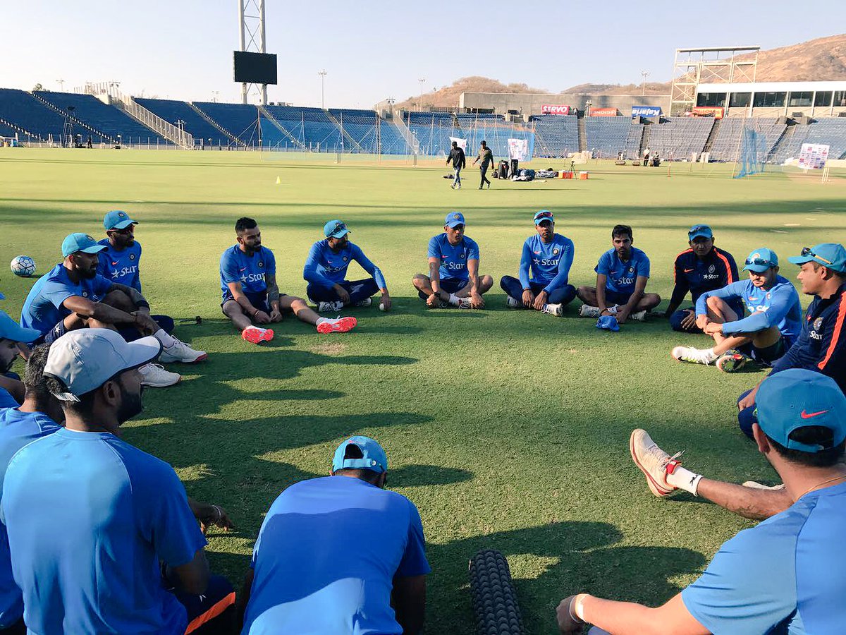 BCCI's tweet photo. Head coach @anilkumble1074 addressing #TeamIndia ahead of #INDvENG ODI Series https://t.co/u4bkGx5uxx