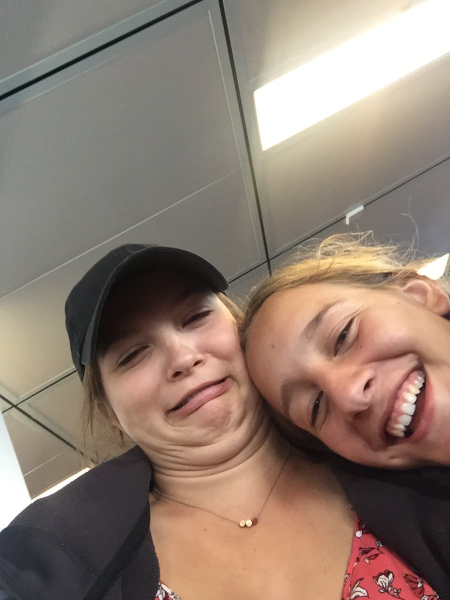maleeeyyy's tweet photo. happy birthday best friend @cata_claus  💘🍾🎉 love you https://t.co/xzlCAJZe09