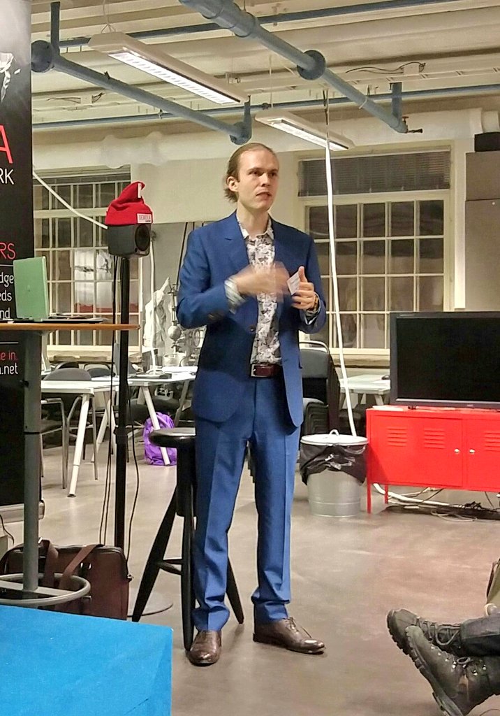rasmusroiha's tweet photo. Kun markkinointiviesti on kirkas, voidaan siirtyä konversiopolkuihin eli sales funneliin! @Peter_Sandeen #SaaSklubi @ohjelmisto_ry #tampere https://t.co/dTpVfMenvB