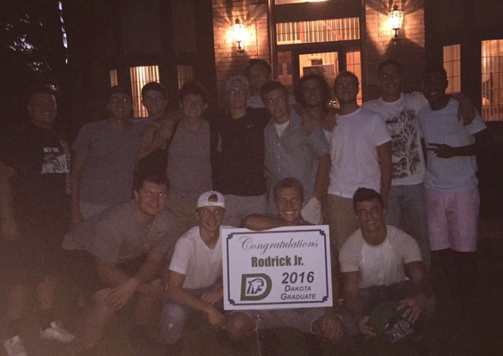 StrawhatLeeks's tweet image. Happy birthday foxxy grandpa, have a great day my dude #fatherfigure #poolstick @jfox1199