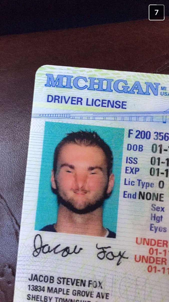 StrawhatLeeks's tweet image. Happy birthday foxxy grandpa, have a great day my dude #fatherfigure #poolstick @jfox1199