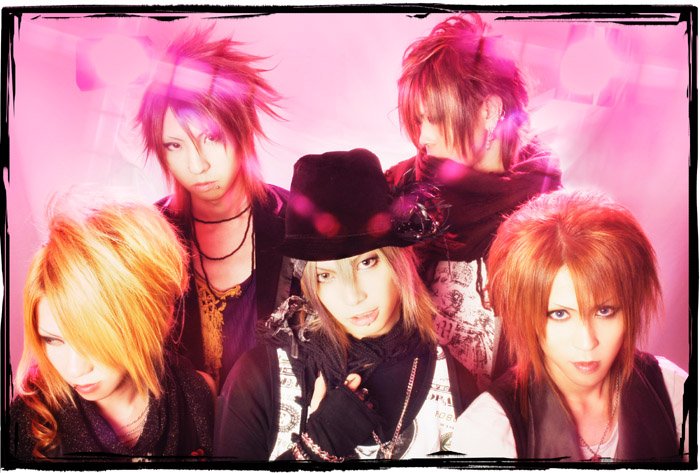 SuGjuu's tweet photo. Congratulations 💖💖💖

#SuG10thAnniversary 
https://t.co/5LjRCNPz79 https://t.co/HRLS4sw6v4