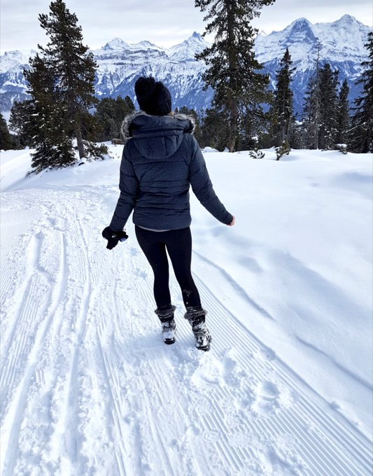 Went for a lovely long hike through the alps and did a bit of tobogganing today 😃 time for some fondue
