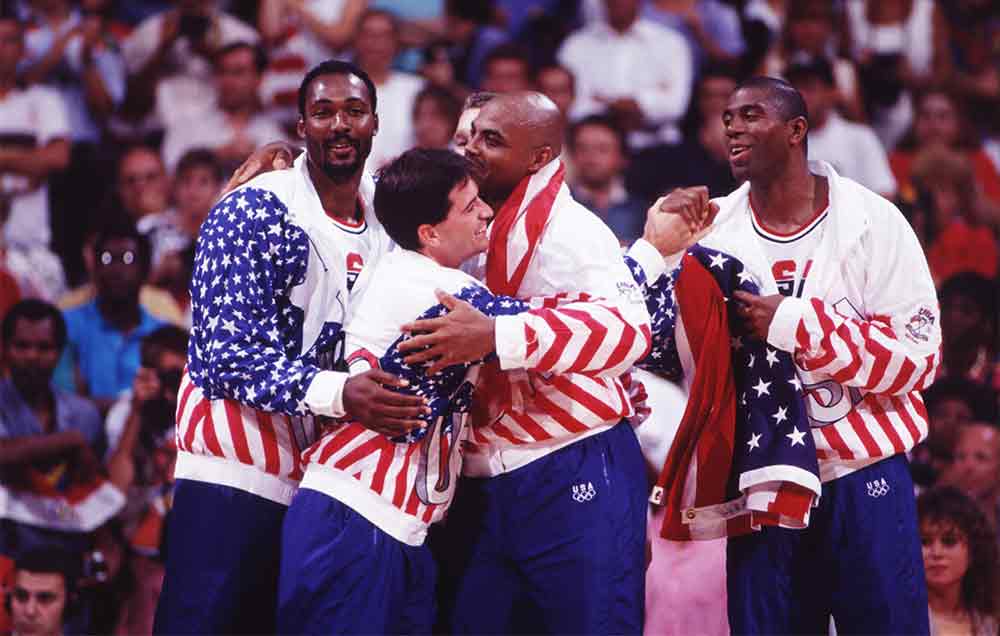 MensHealthMag's tweet image. How your workout clothes have changed in the last 50 years: spr.ly/60128PgC8