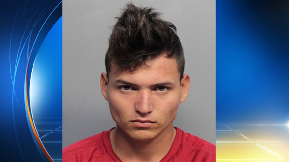 Miami Beach man accused of robbing children in 3 separate incidents bit.ly/2ijY9qb https://t.co/jM2J8f9FCc