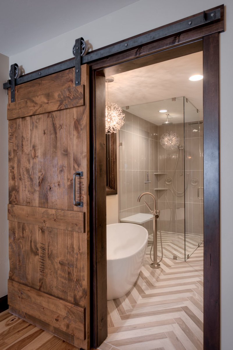 HighCraft's tweet photo. Top remodeling trends for 2017! https://t.co/xtMT3PXiaV #highcraft #2017trends #remodel https://t.co/A7151lQYHp