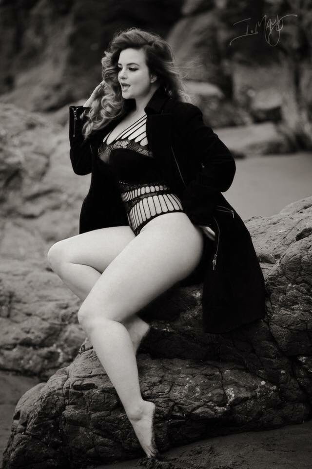 толстые девушки с рыжими волосами. рыжая полная женщина. пышные рыжеволосые девушки. рыжая полная женщина. полная рыжая девушка.