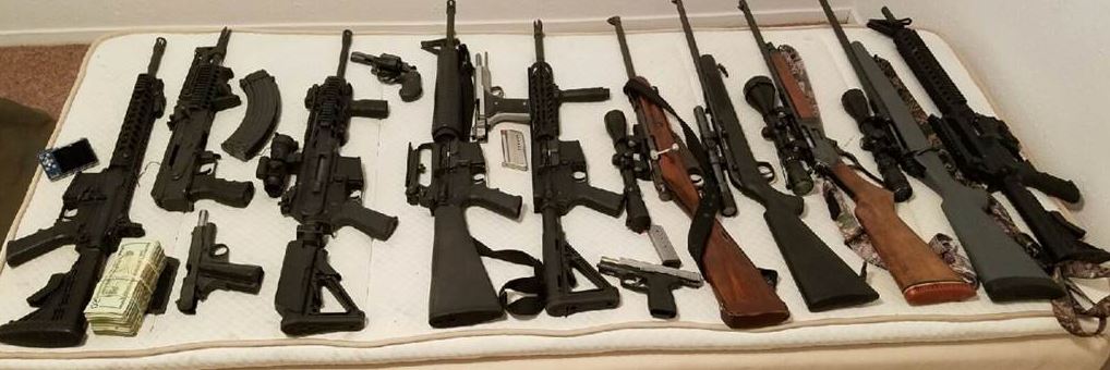 Lots of guns as well as meth valued at $300,000 seized in Fresno bust Monday.
chron.com/neighborhood/f…