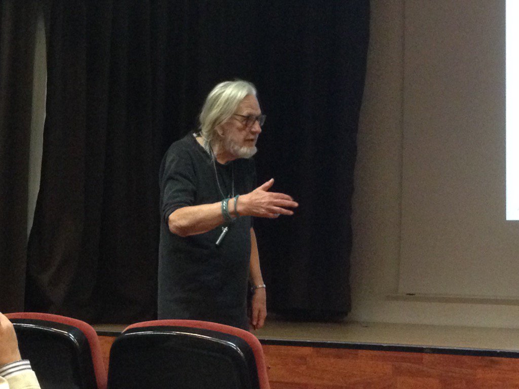 Jack is asking questions to fearful speakers in Aussois.