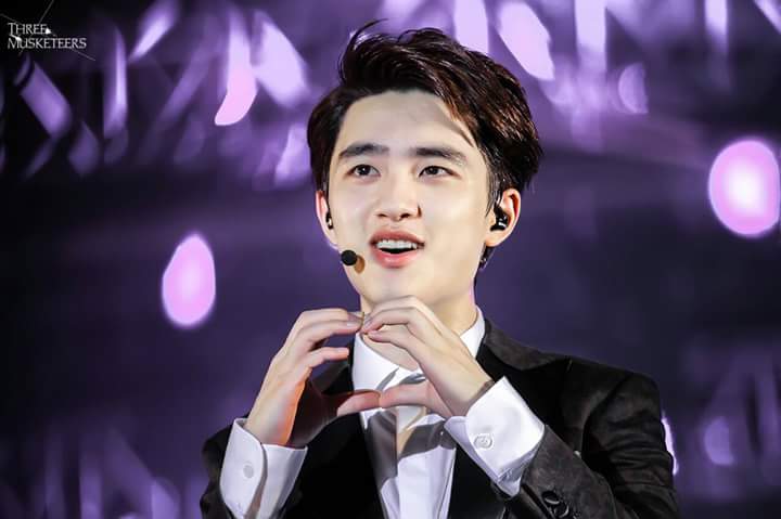 C4RPENTERGIRL's tweet photo. #HappyKyungsooDay when mi chino que no parece chino fav cumple 24 😭 Happy birthday Dodo❤✨ https://t.co/o3FiigV9JA