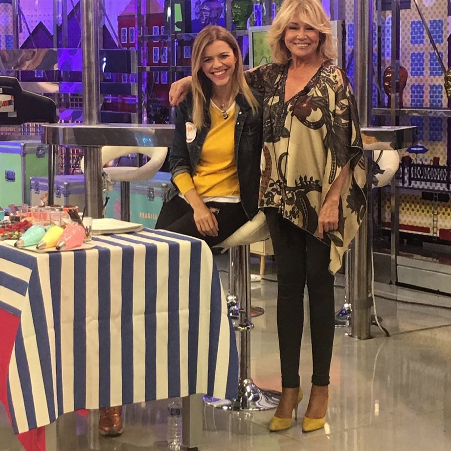 Y como siempre que vamos de <a href="/Anaanguloshop/">Takezo by Ana Angulo</a> el resultado es genial,esta tarde en <a href="/salvameoficial/">Sálvame Oficial</a> guapísima <a href="/milaximenez/">Mila Ximénez</a> ,que os parece?