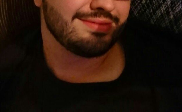 MaracaDeMatxin's tweet photo. Hay sonrisas que aman, que matan, que enamoran... Que hablan por sí solas...
#MiercolesDeBarbas https://t.co/u3Eri5z6er