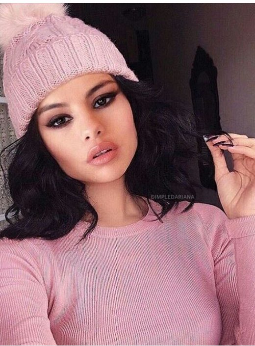 ChokerCan's tweet photo. @selenagomez https://t.co/IRBy8xOCfl