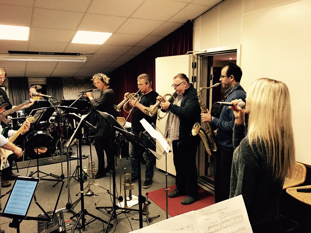Loofields's tweet photo. De repetities zijn in volle gang! Wat een talent mogen we weer verwelkomen op ons podium! Benieuwd? Bestel nu je tickets op LooFields.nl https://t.co/GdMuOaF6Tj