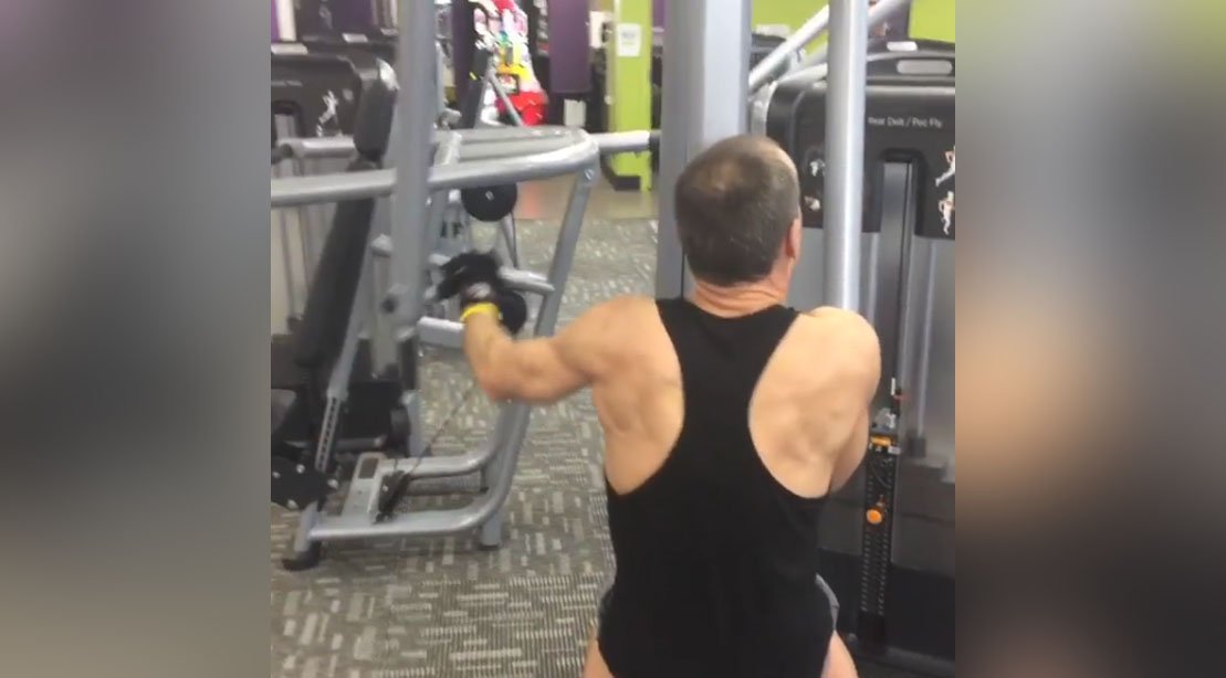 muscle_fitness's tweet photo. Bodybuilder with cerebral palsy crushes it in the gym. https://t.co/AYtXWRwFkR https://t.co/EnX31cckYN