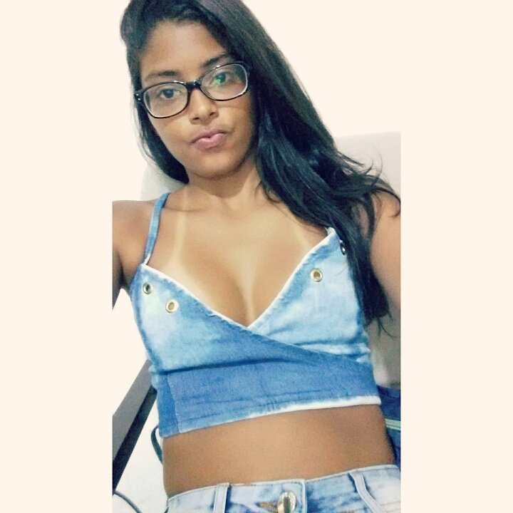 Jheni_Miranda's tweet photo. Ohhhh verão 😂😏 vem marquinha 😂👙 https://t.co/V9wInYXBad