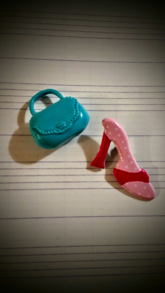 Locataire2_'s tweet photo. LOCATAIRE(s) 
J - 5... Qui veut tout savoir sur cette femme ? https://t.co/OSsrSMeNp2