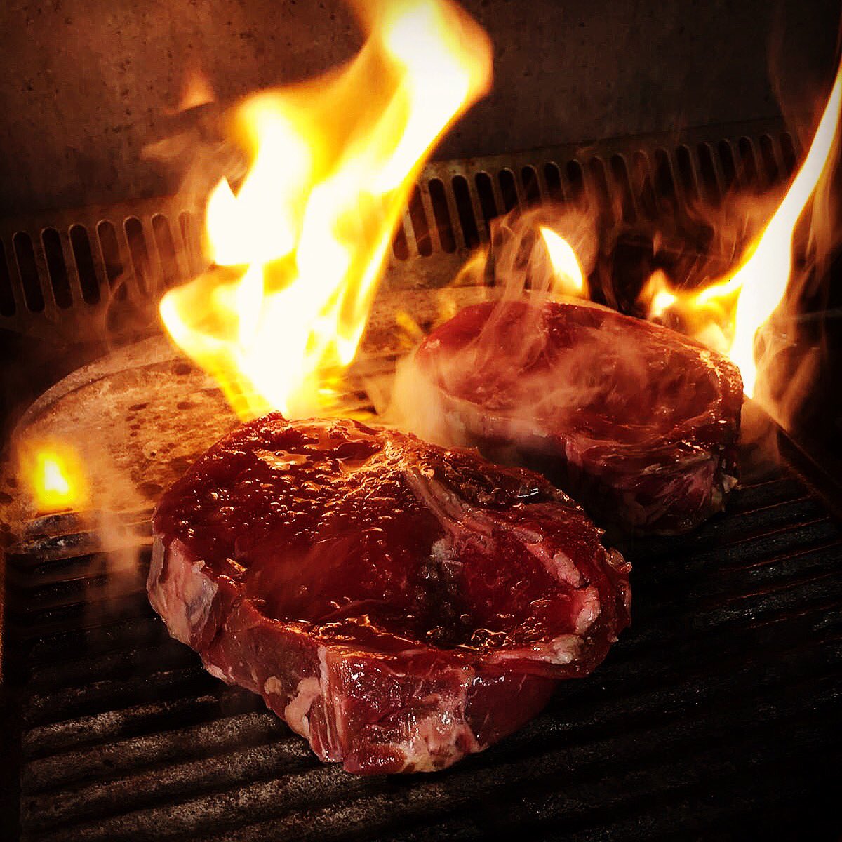 ThewindmillInn1's tweet photo. #Steak Night is back tomorrow! Every Thursday from 5.30-9.00pm followed by the #quiz! Call 01937 582209 to book https://t.co/zs6mnIRl5e