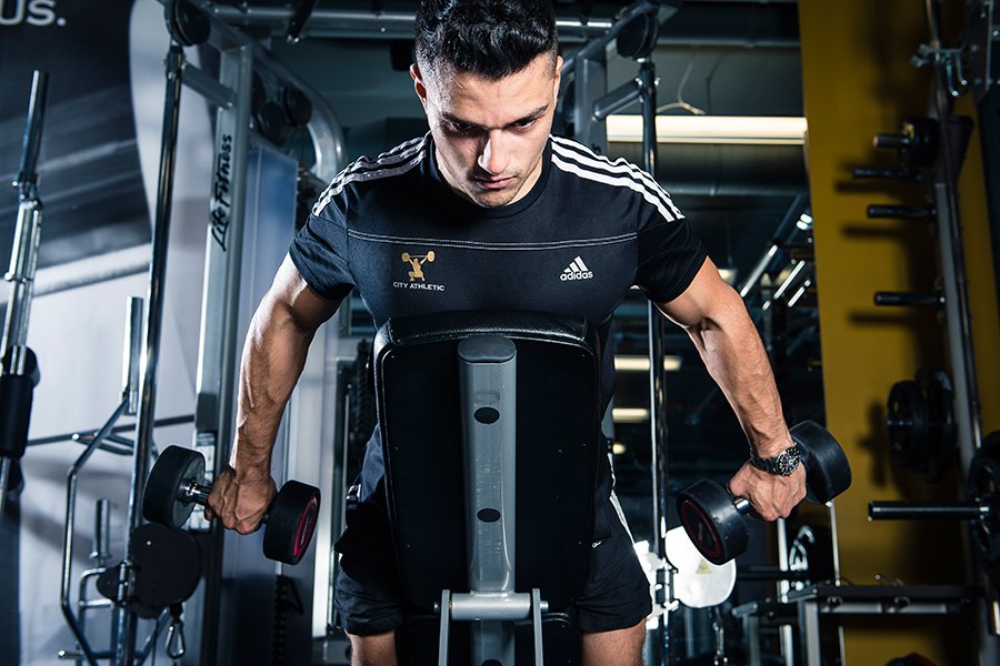 FSmag_UK's tweet photo. Get your back and shoulders working with this awesome #workout from @CityATHLETIC1. Give it a try: https://t.co/EUgKhGrwrc
#Strength #gym https://t.co/bO6aUvJiGp