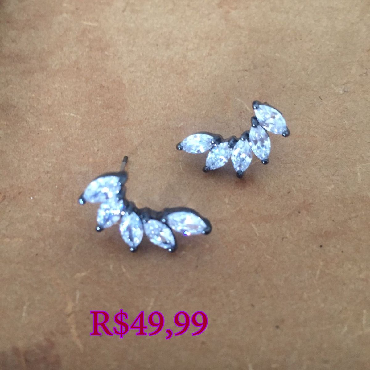 JoiliStore's tweet photo. Ear Cuff!
O brinco da moda!
Pagamento facilitado 
Envio pelo correio

#semijoiasdeluxo #folheadoaouro #folheados #brinco #brincos #earcuff https://t.co/eifNvdE6bp