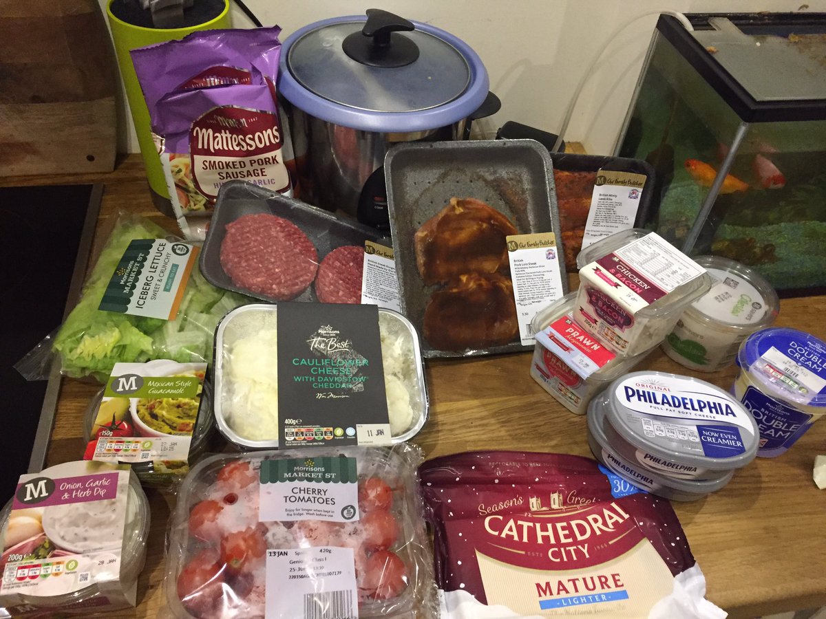 fulltimeworkin2's tweet image. So apparently I'm on a diet 😂😍😂😍 #lowcarb #lowsugar #keto #atkinsuk #atkins #dryjanuary #weightloss