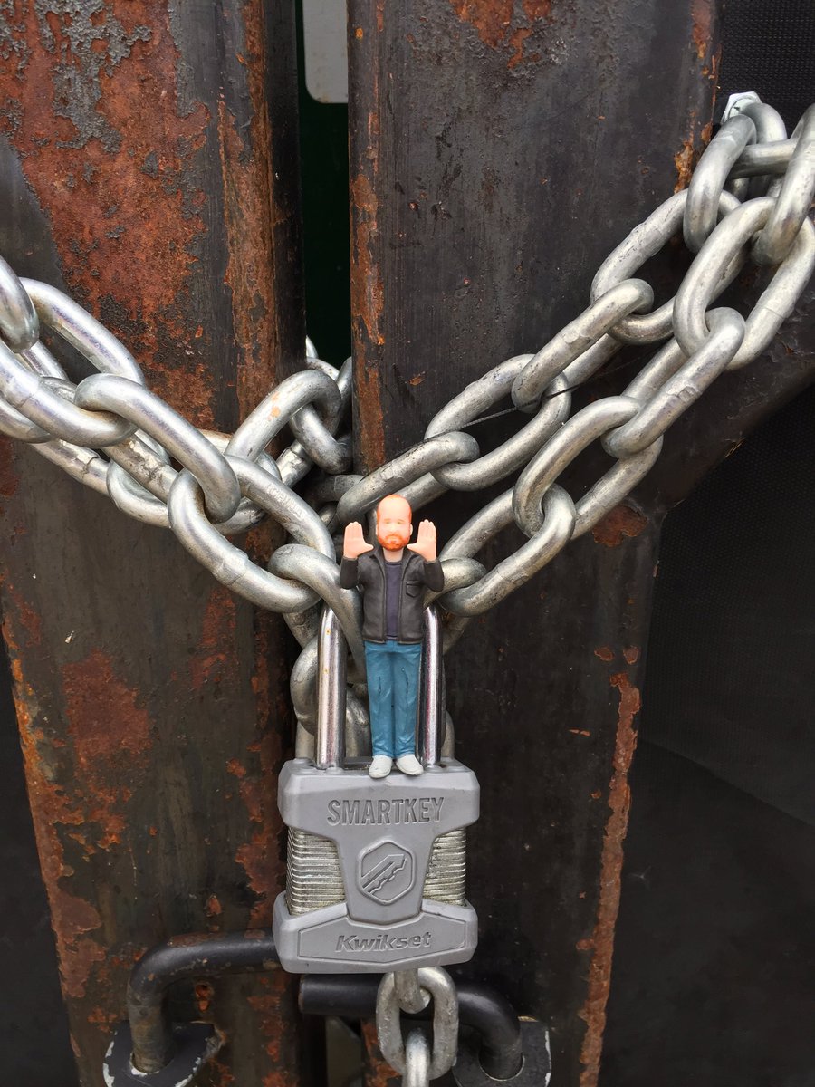 _Little_Dallas's tweet photo. I can't be tamed. #littledallasunchained #littledallas #MileyCyrus @MileyCyrus #wheresmywreckingball https://t.co/XCOeCE5SM5