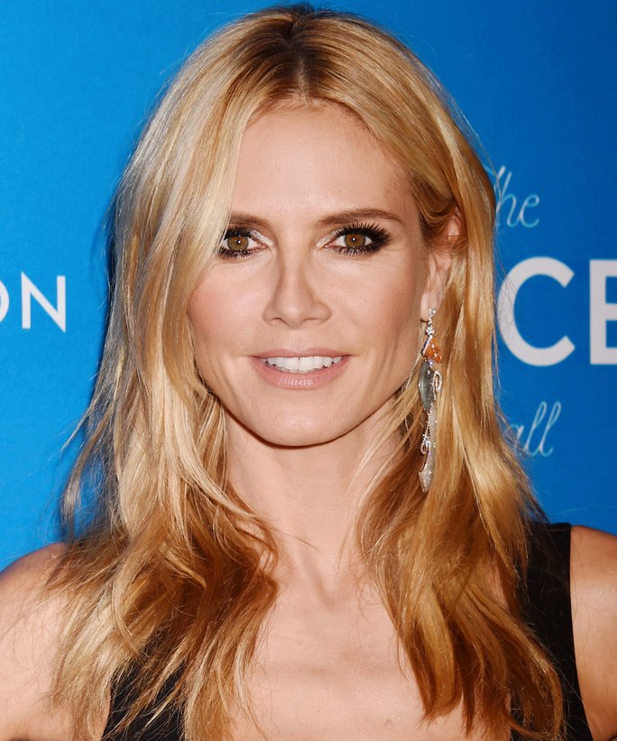 BlurMag's tweet photo. ¡#HeidiKlum en #topless! esta es la foto que le está dando la vuelta al mundo 👉https://t.co/8dRbJZkD7E  #famosos https://t.co/bQODyTRE7t