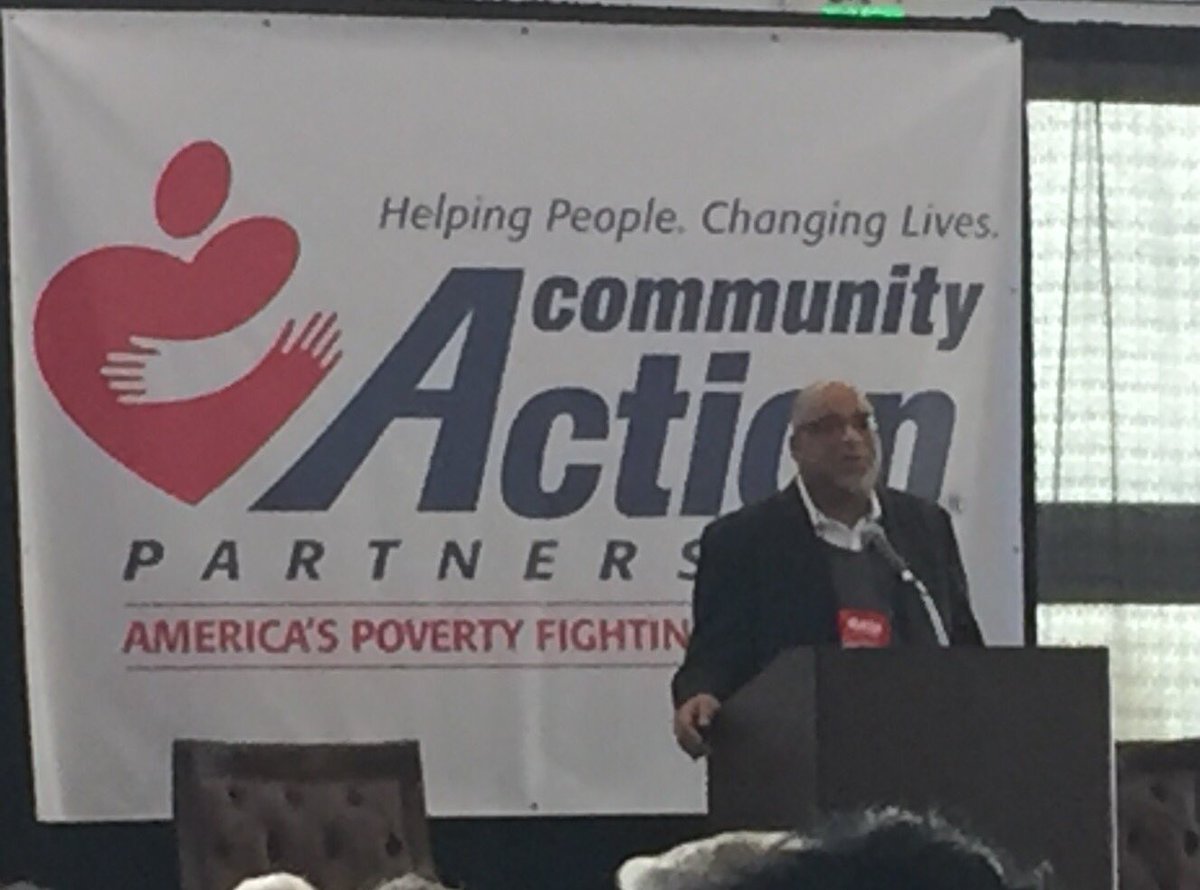 CAPofNAL's tweet photo. David Harris of @urbanstratoak welcomes "Warriors Against Poverty." #MLTC2017 https://t.co/DiaI5Dr5oC