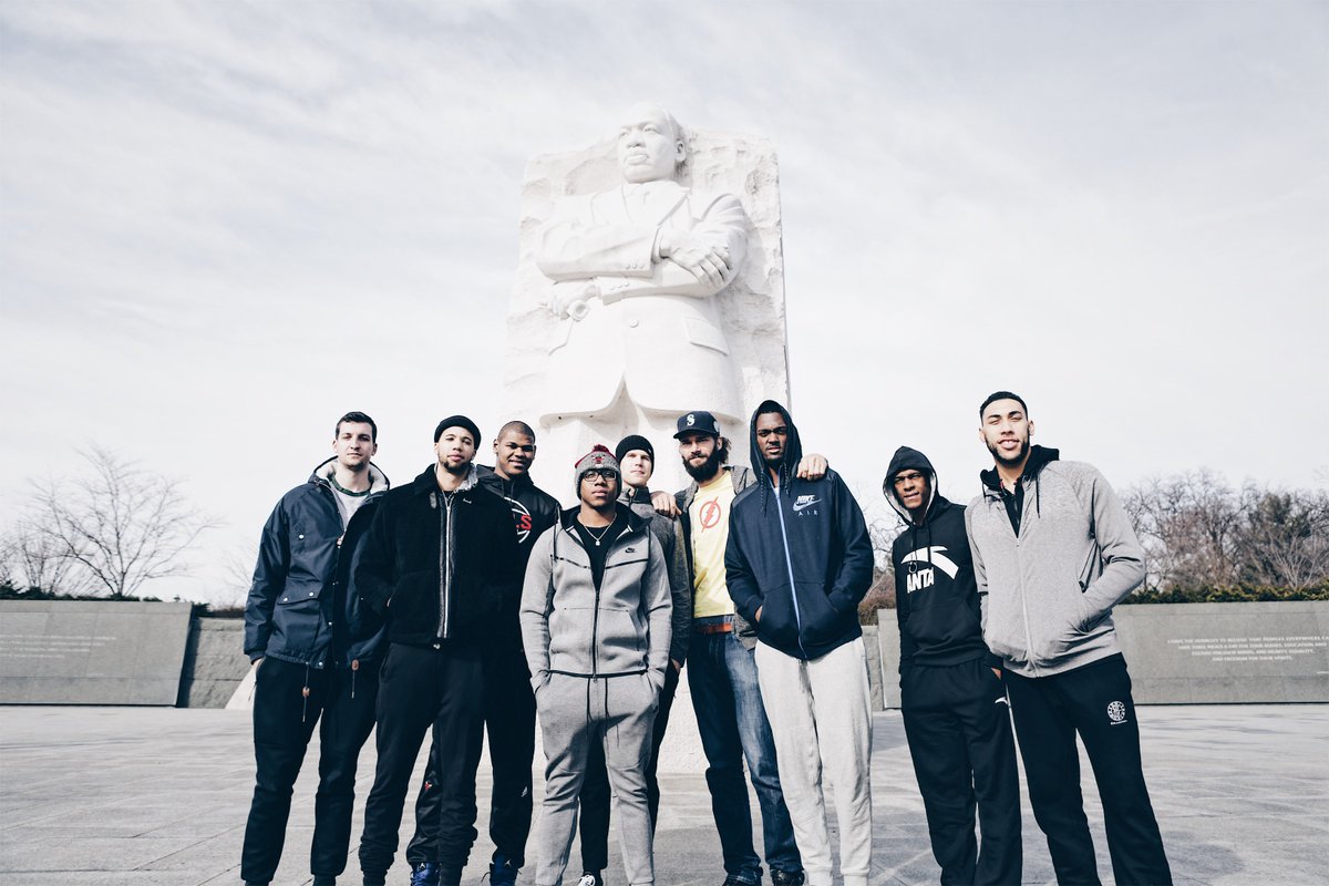 The guys visited the Martin Luther King, Jr. Memorial before heading to NY this morning: https://t.co/9zq3u5srKn