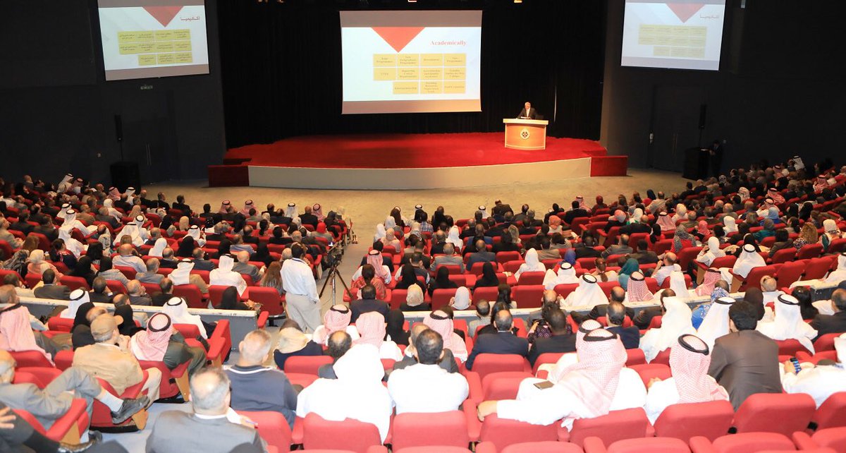 uobedubh's tweet photo. أ.د رياض حمزة:
جهود لزيادة عدد أعضاء هيئة التدريس وفق معايير واضحة، وتقليل العبء التدريسي، والتوسع في طرح برامج الدراسات العليا.  #uob30 https://t.co/LMazgTmwnI