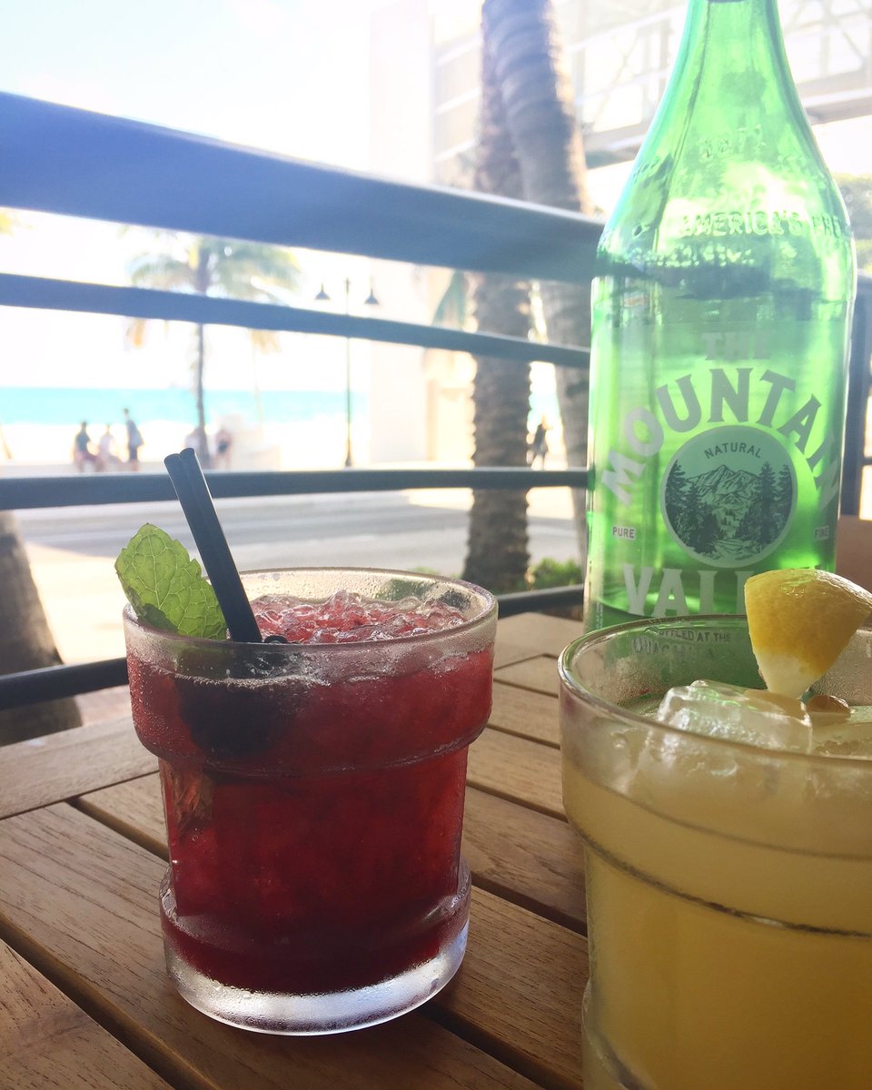 Why not have some afternoon rum drinks on #ftlauderdale beach? Time for lunch <a href="/BurlockCoast/">Burlock Coast</a> #drinks #lunch #EBIB