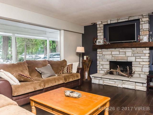 vihomesnanaimo's tweet photo. Todays #10amgem! This home is beautifully updated with a #suite &amp; #largeshop @CParkerTeam 4beds, 2baths, 2,264sqft  https://t.co/U9gU1VfFsZ https://t.co/QB5ZEKyJ6H