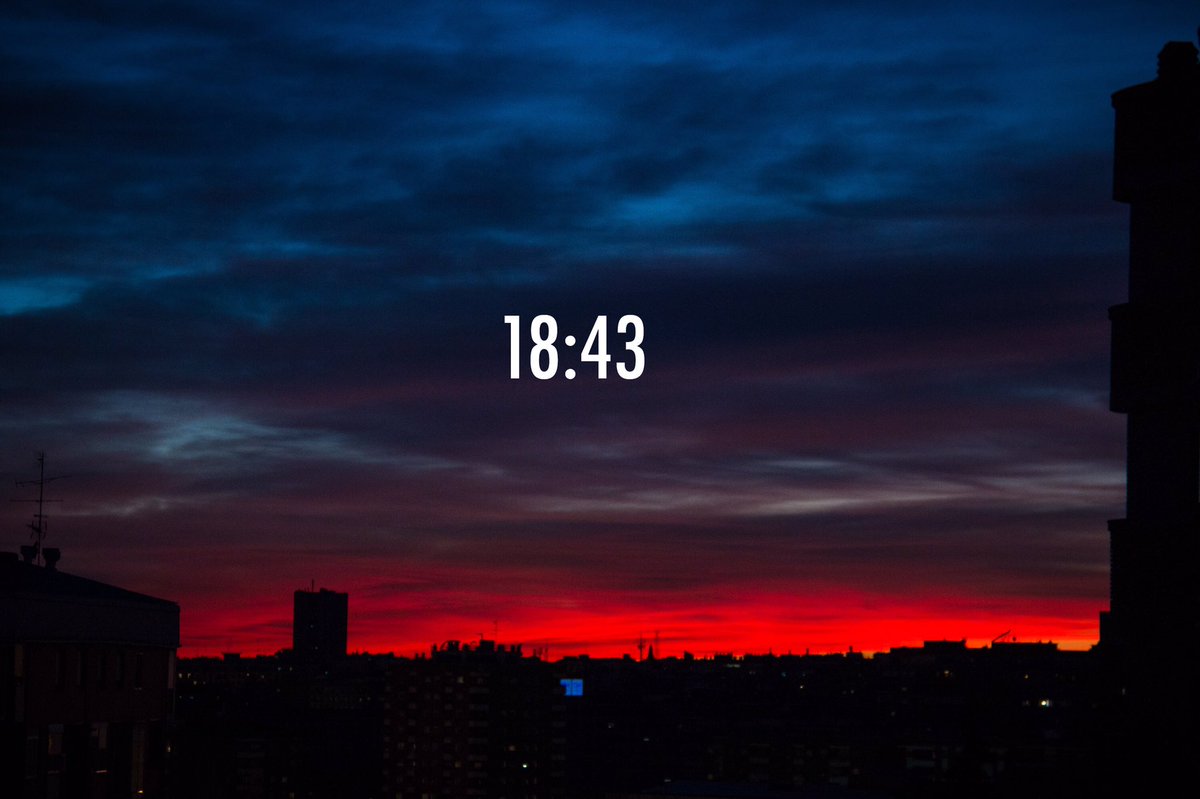 Madrid apagándose hoy,
no me he podido resistir a coger la cámara.