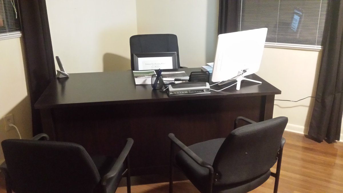 WhitTaxService's tweet photo. The office. https://t.co/AdYP1dTilJ https://t.co/Lh0nY5W22L
