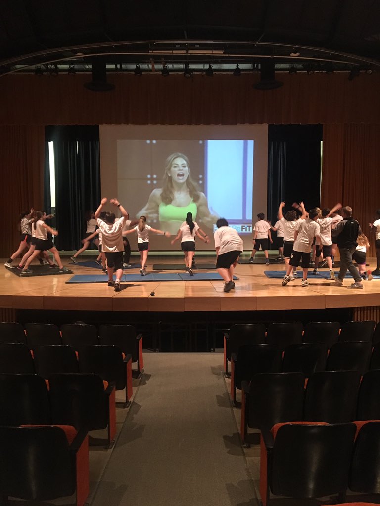 NickiD4's tweet photo. Making it work during HS finals #7thGradeRocks #MAC185 #ThisIsFit @JillianMichaels https://t.co/uX6UxniUHF