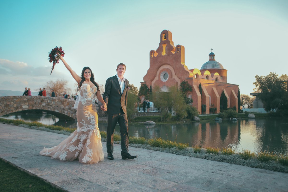 We enjoy your happiness! #BougainvilleaTeam #getmerriedinsanmigueldeallende #SanMigueldeAllende #Guanajuato #weddingsmexico #bodasmexico