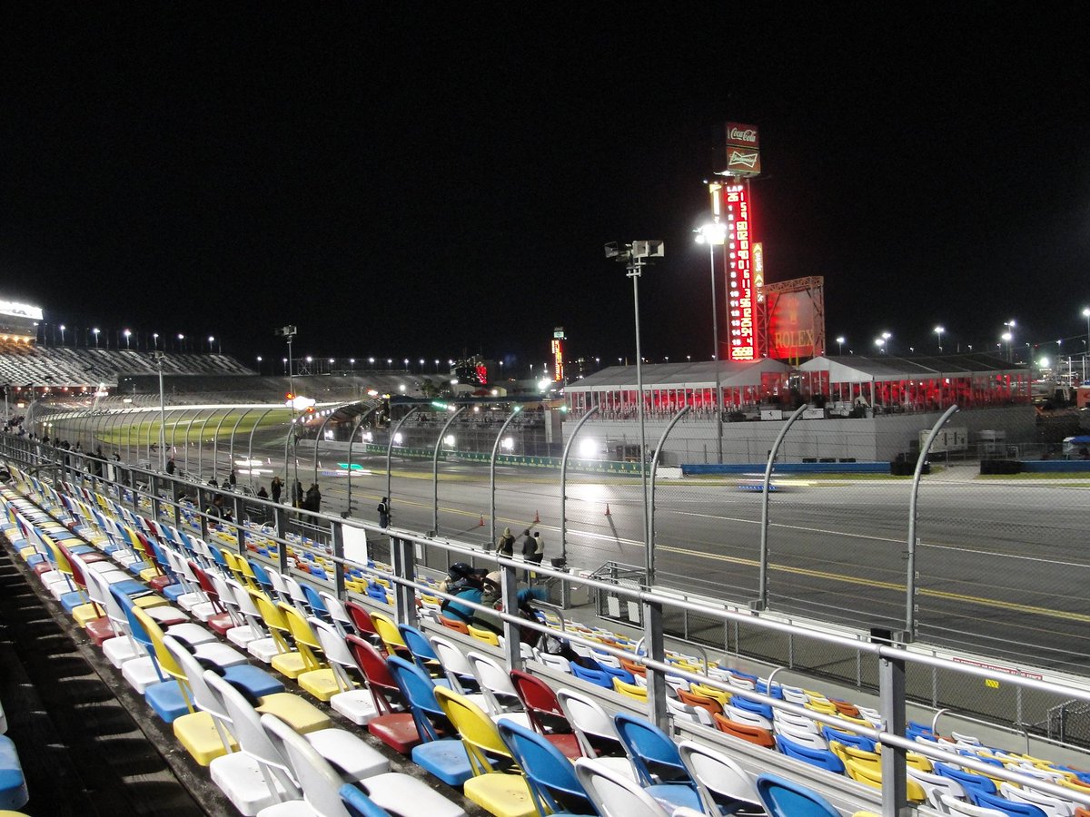 Hey_Hey_CKay's tweet image. Grandstands Turn 1 #Rolex24 #nighttimeracing #woohoo