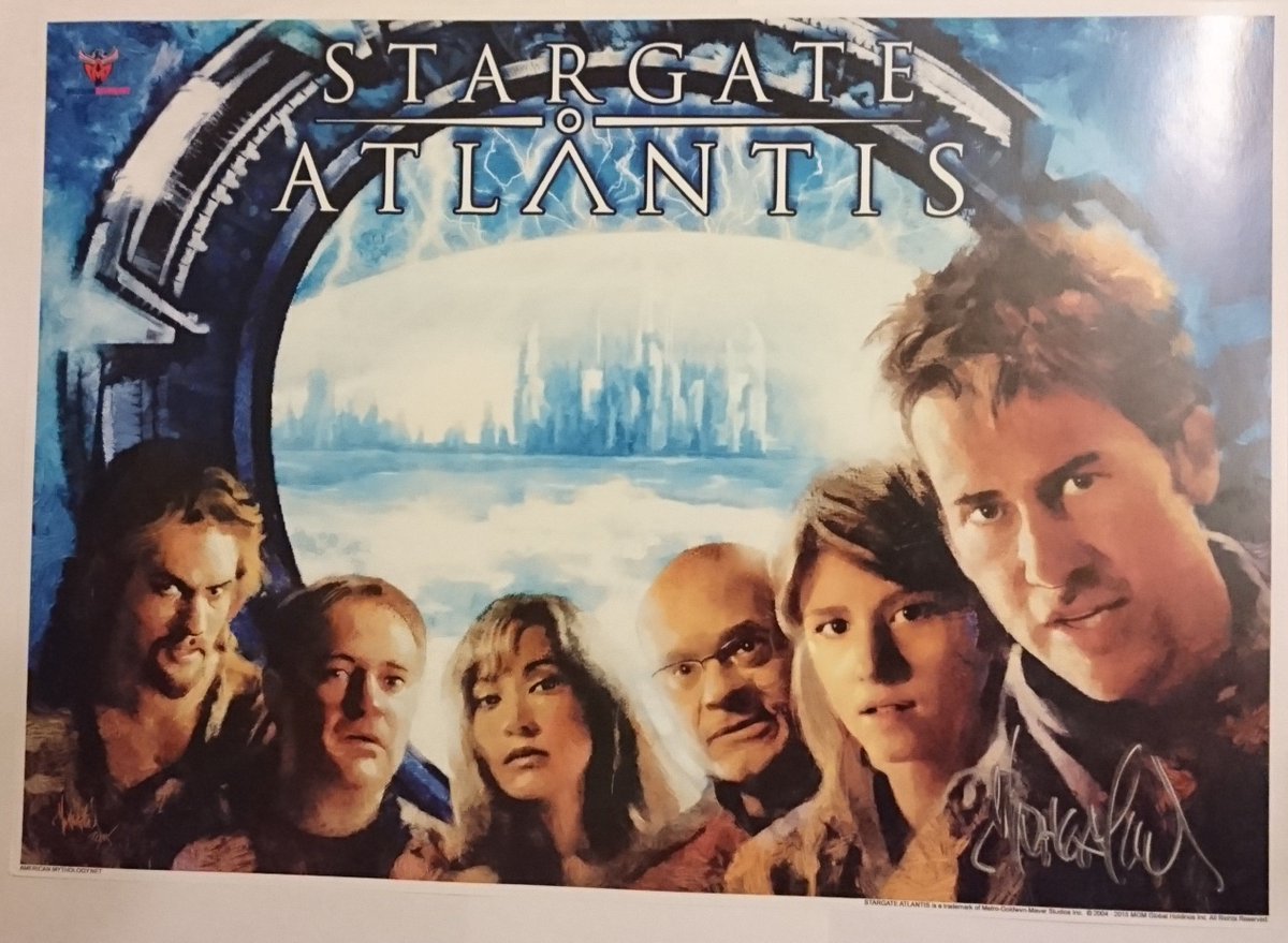 atlantistvru's tweet photo. My autographed #poster &amp; copies of #issue1 of #StargateAtlantis #BackToPegasus #comics! 😍 #Stargate #SGA #SGAcomics #StargateAtlantiscomics https://t.co/vP9u26pszM