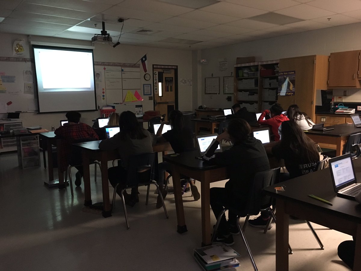 sgriggsNISD's tweet photo. 8th graders taking an interest inventory, gearing up for high school transition and endorsement selections! #JMSstrong https://t.co/F8bOLgDVWx