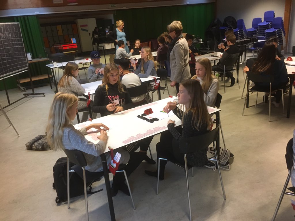 Dansk Skolebridge tweet media