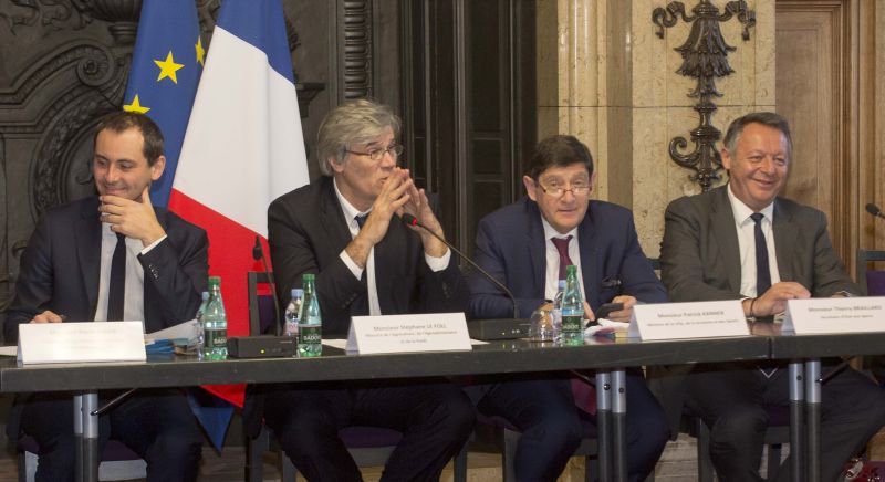 #Communiqué L'Etat réunit les acteurs de la filière équine pour définir une strategie commune #cheval agriculture.gouv.fr/letat-reunit-l…