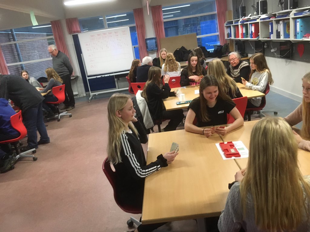 Dansk Skolebridge tweet media