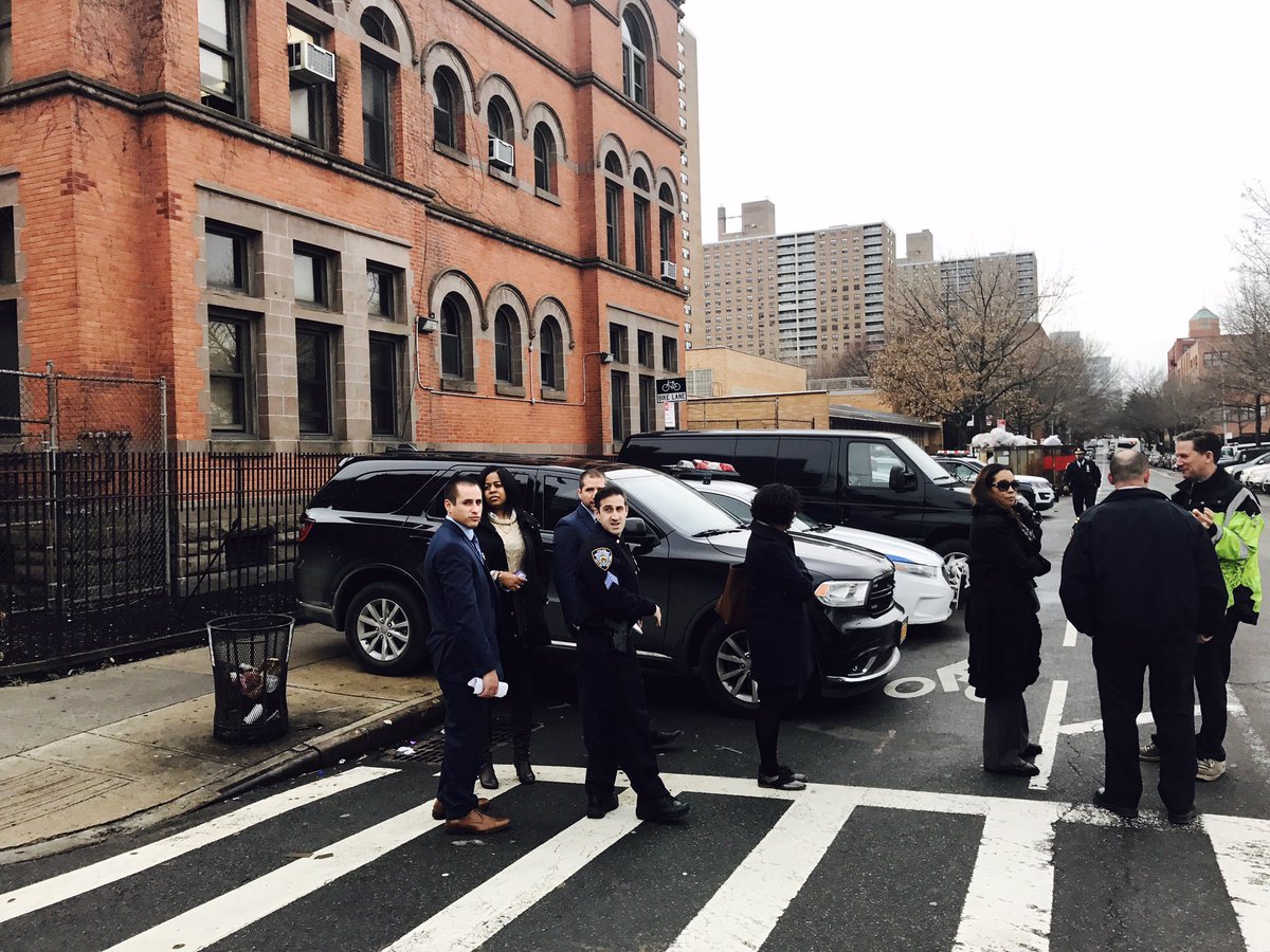 NYPDBklynNorth's tweet image. Happening now. Productive meeting with NYCDOT to improve bike lane conditions in the @NYPD88Pct