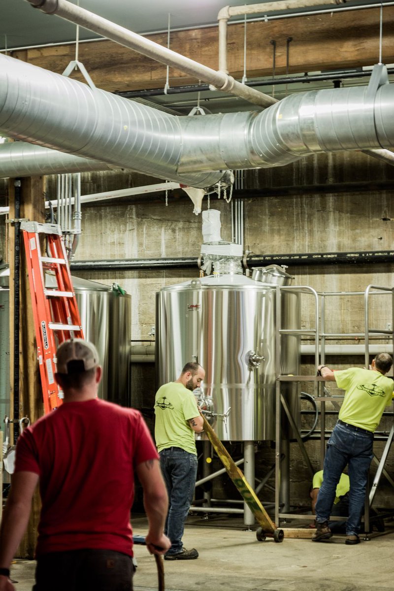 padraigsbrewing's tweet photo. We upgraded our equipment with fancy new @DMEBrewing. Here is a behind the scenes look! #CraftBeer https://t.co/sYfhevHapo