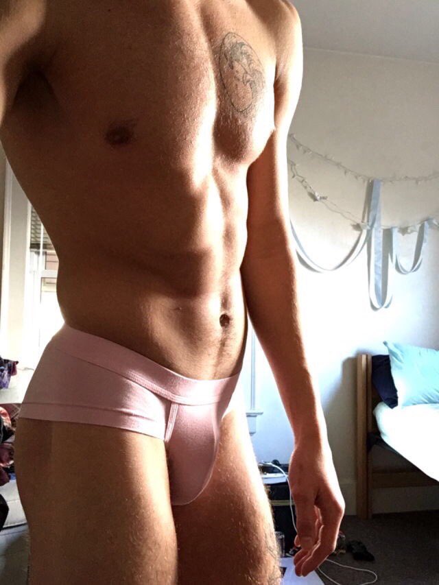 nut4nikolas's tweet image. High key just want to fuck