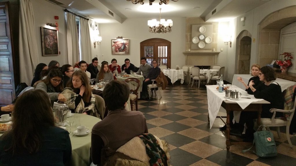 CarlosOrozaCIFP's tweet photo. #CSALOX2 asiste a charla sobre modelo de cidade e o papel dos eventos en #Pontevedra con @AnabelGulias e Vanessa López   #Trisquelia Grazas! https://t.co/GaUaCjyNqt