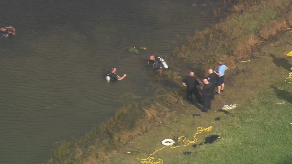 1 dead after vehicle crashes into Pembroke Pines canal bit.ly/2j8BcaM https://t.co/s0CeBIo8oL