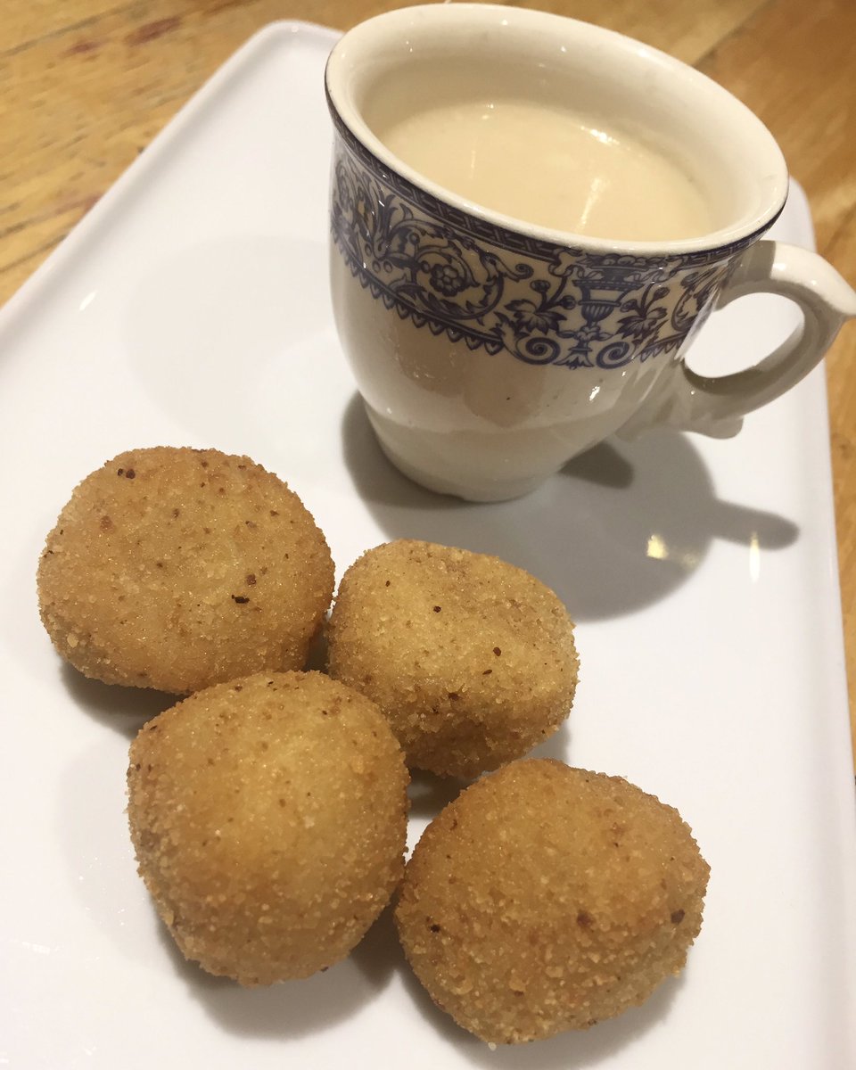 gourmetjournal's tweet photo. 🍴Croqueta de Puchero con su crema y su Pringá🍴
•
#gastronomia #cocina #food #rocala #sevilla #croquetas https://t.co/qAwezY5Cul