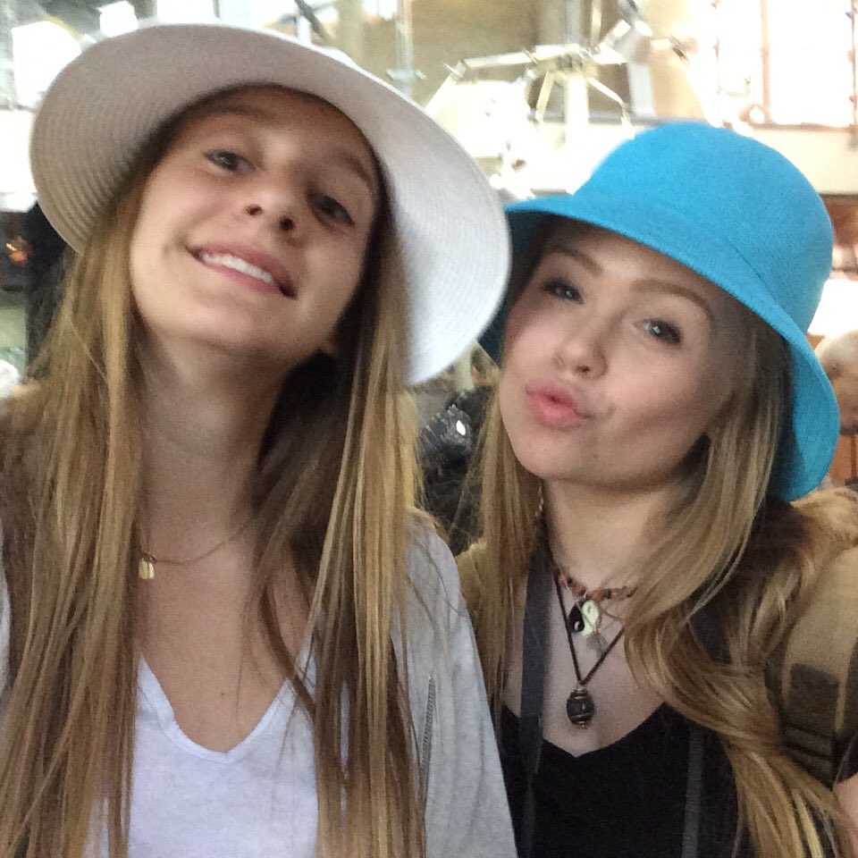 marthabiernacka's tweet photo. happy birthday to this luvly lady, i miss u lots !!! @cata_claus 💖💖💖 https://t.co/naNXjd4isV